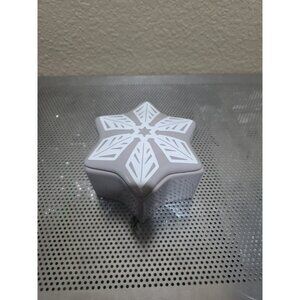 Temptations by Tara Seasonal Snowflake Shaped / Lids Bakeware Gray